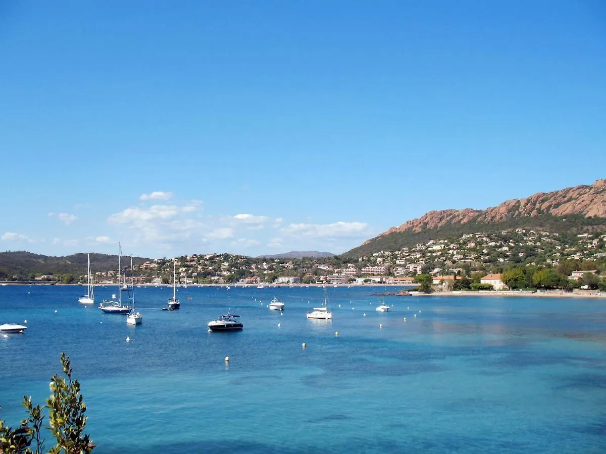 Apartment Village Cap Esterel - Les Bastides-11 By Interhome Saint-Raphaël 0*,  Fransa